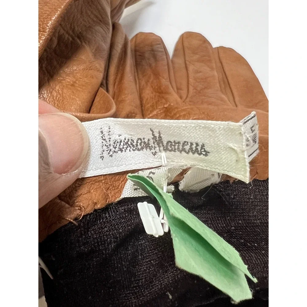 Neiman Marcus Womens Gloves Italian Leather Silk Lined 7 Tan Cognac Dress Luxury